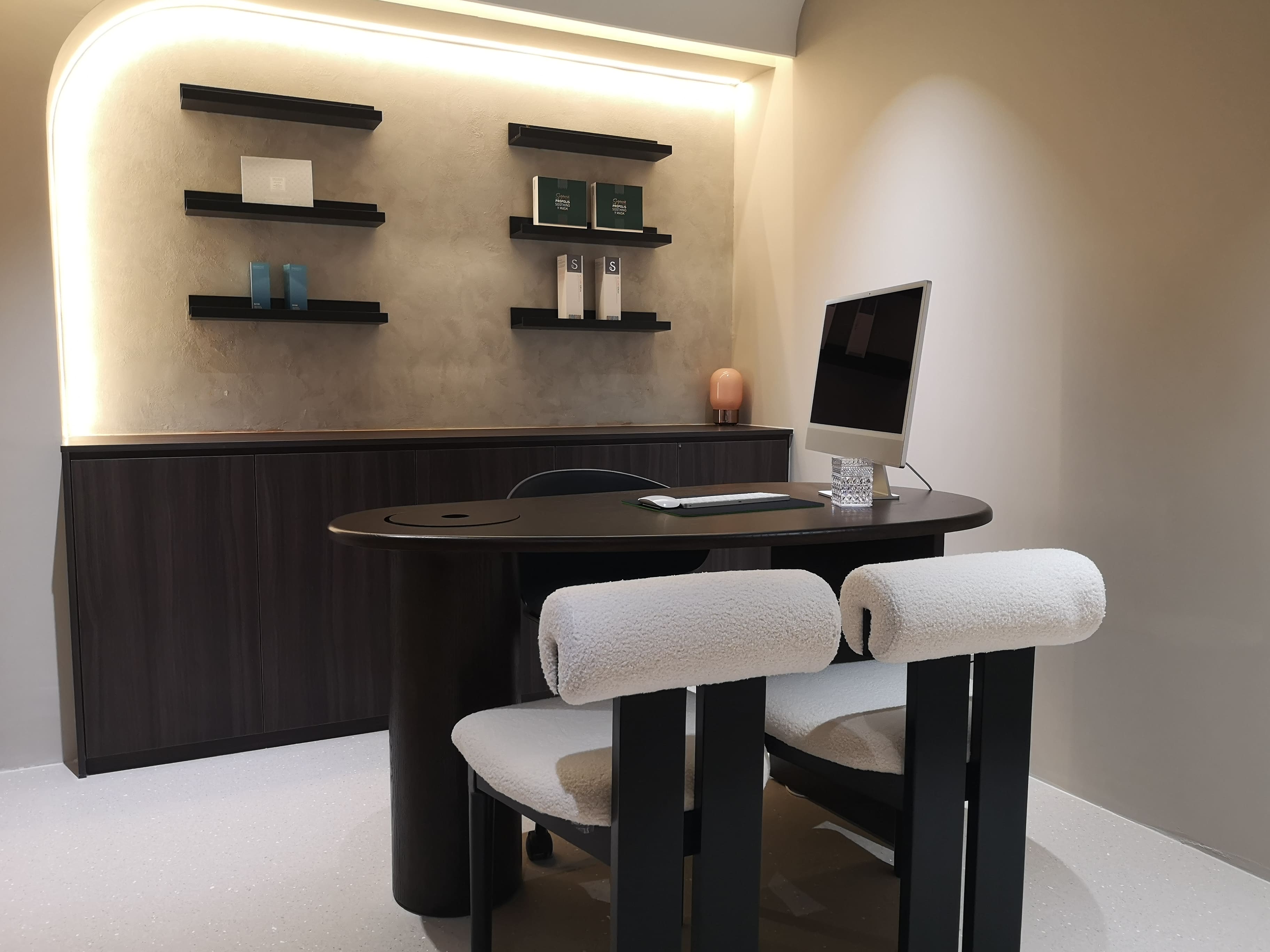 Explore JEMOJE beauty spaces by branch.