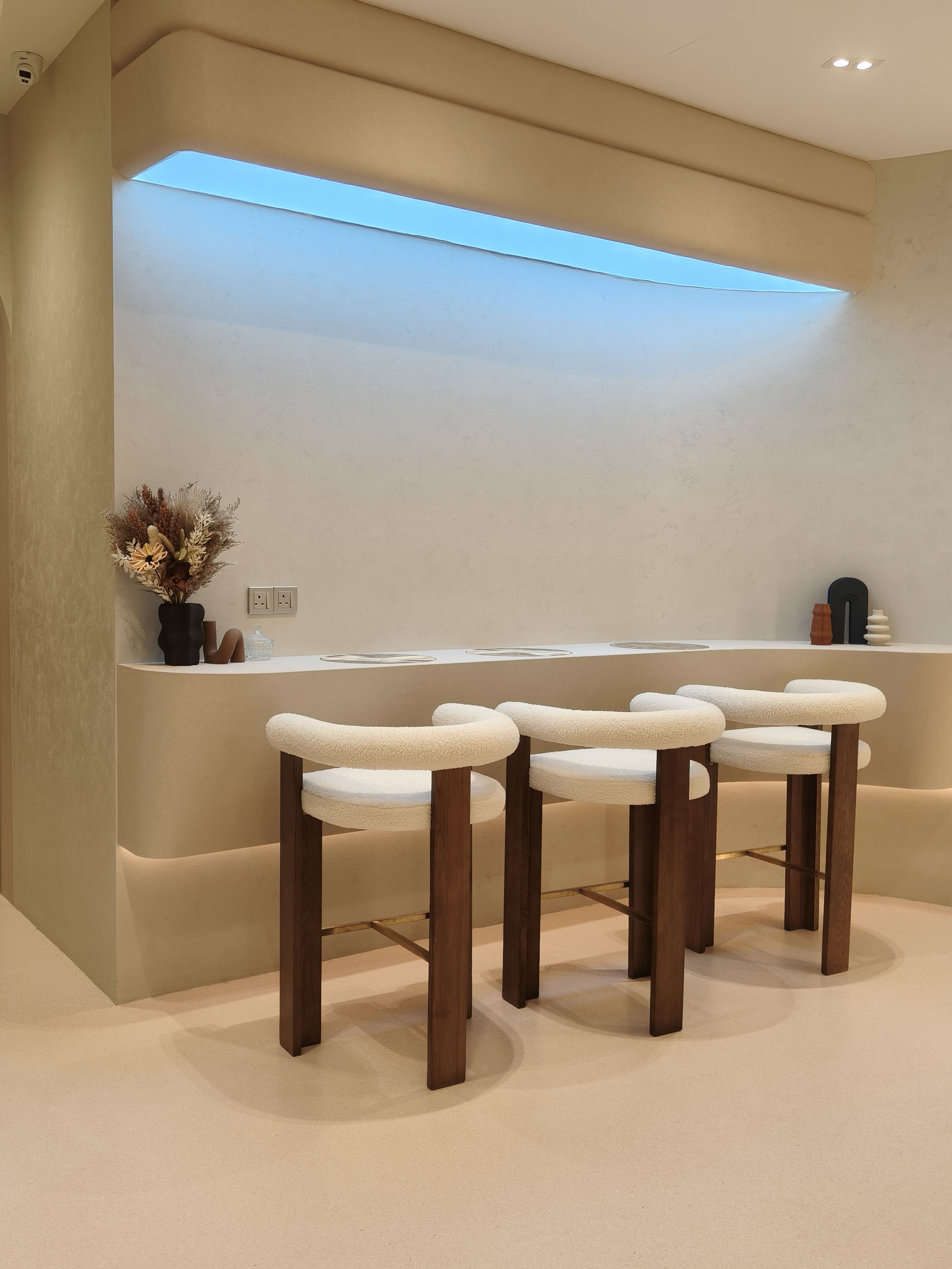 Explore JEMOJE beauty spaces by branch.