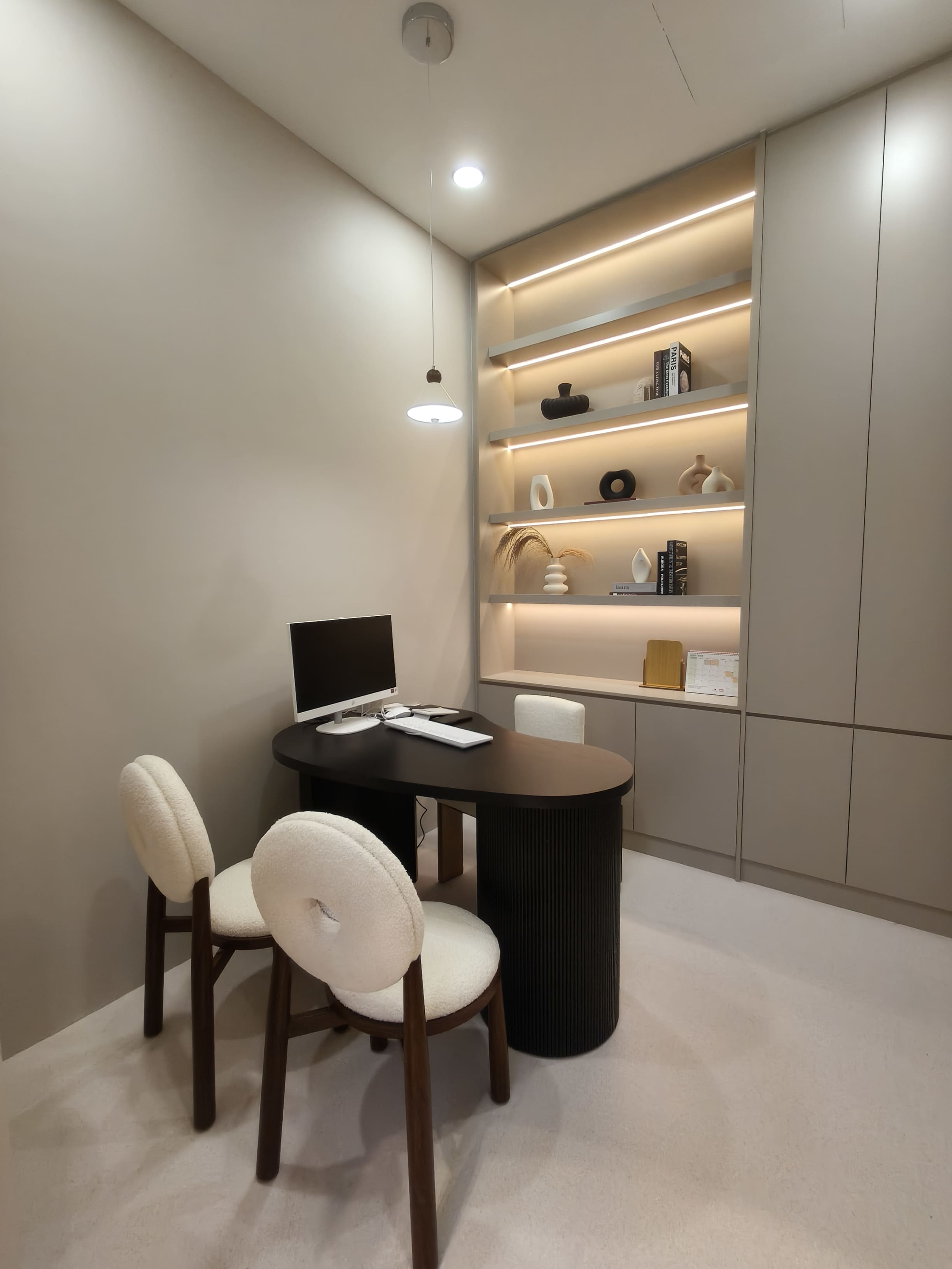Explore JEMOJE beauty spaces by branch.