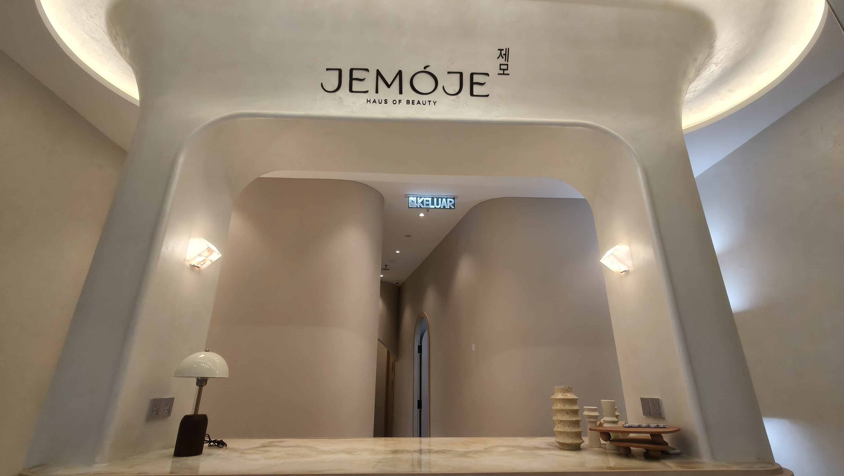 Explore JEMOJE beauty spaces by branch.