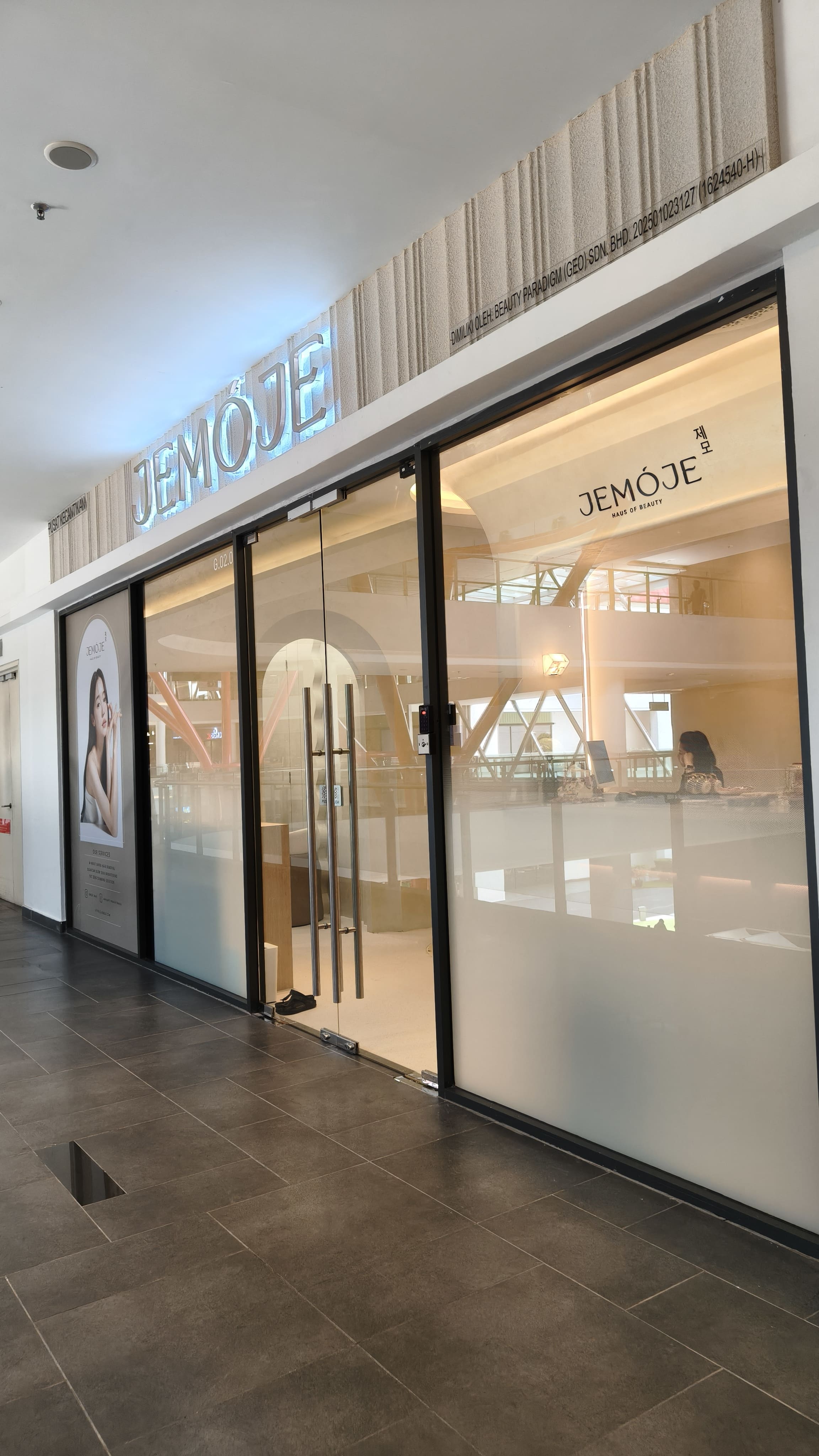 Explore JEMOJE beauty spaces by branch.